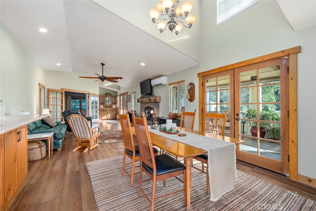 1350 Parkhill