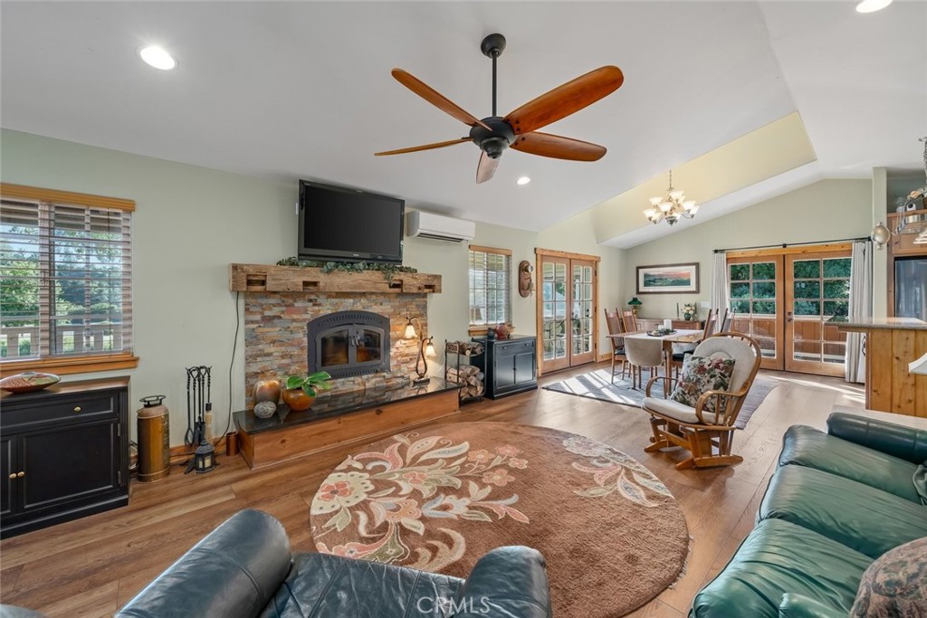 1350 Parkhill