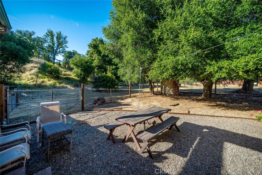 1350 Parkhill