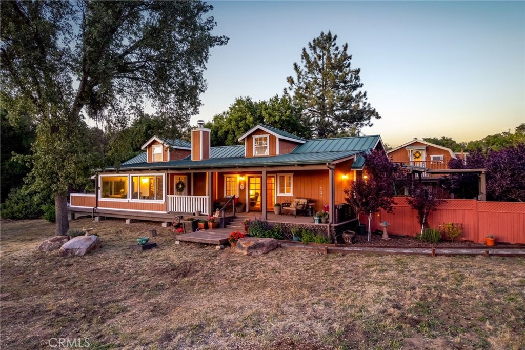 1350 Parkhill