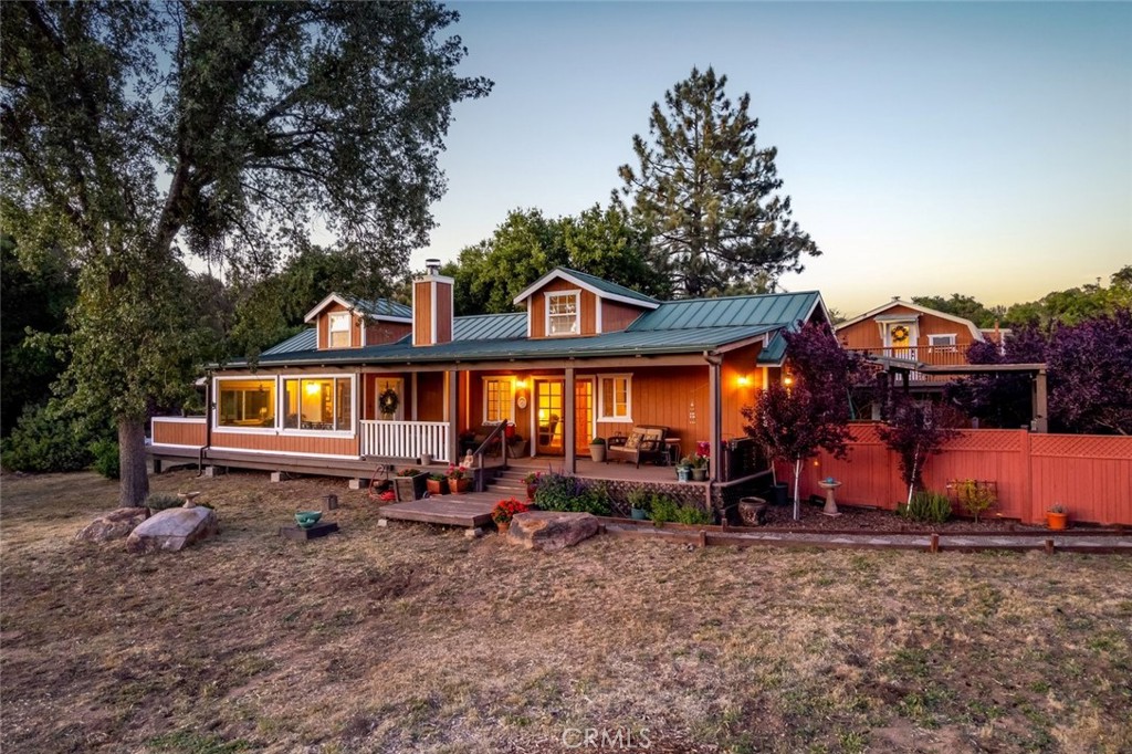 1350 Parkhill