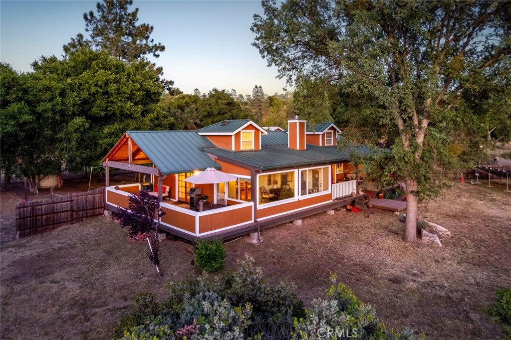 1350 Parkhill