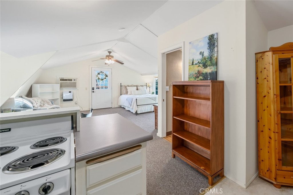 1350 Parkhill