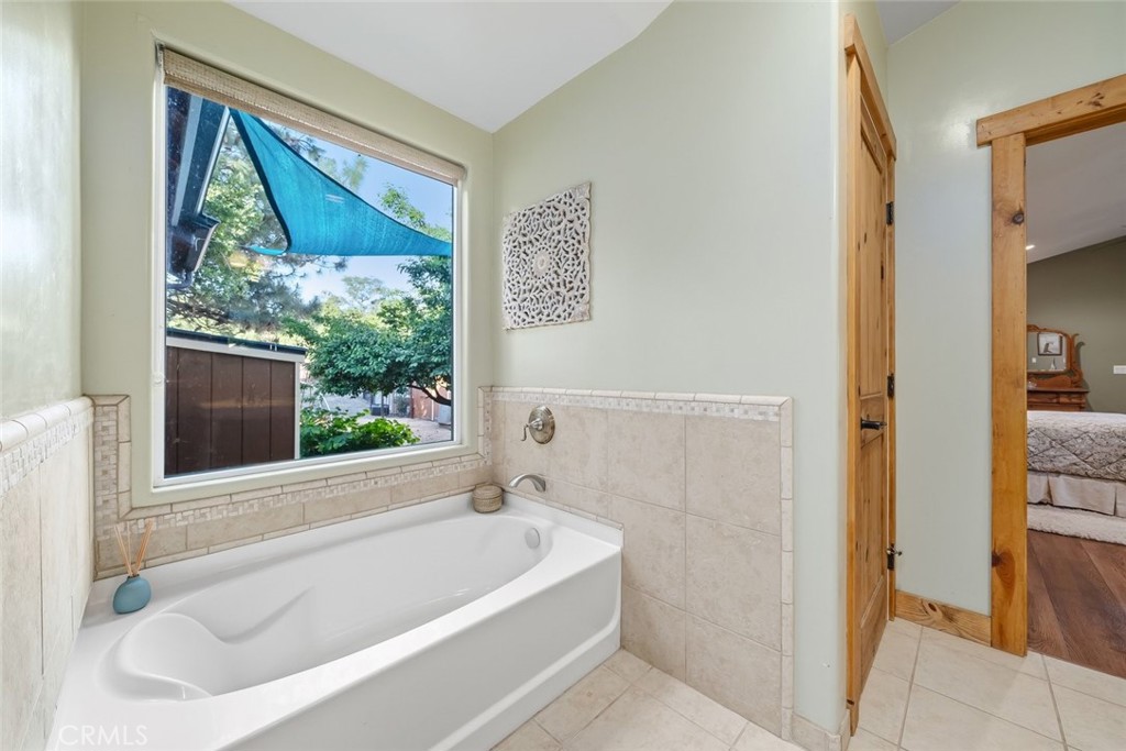 1350 Parkhill