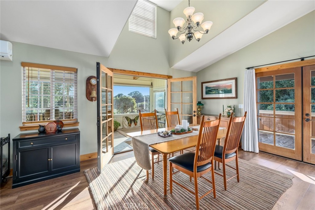 1350 Parkhill