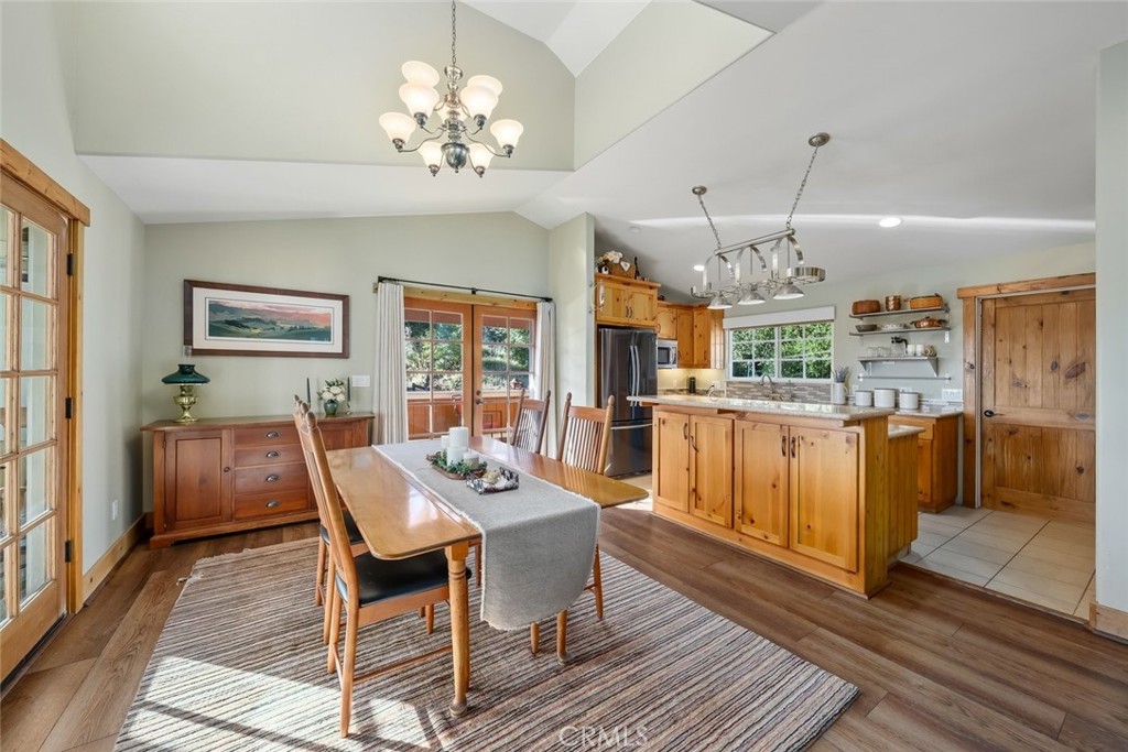 1350 Parkhill