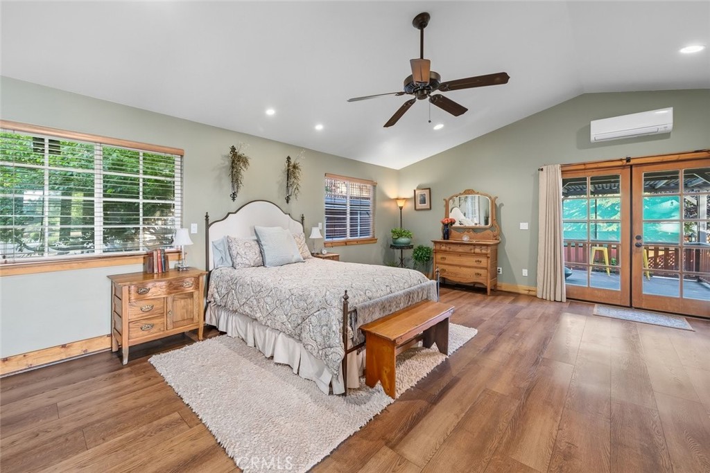 1350 Parkhill