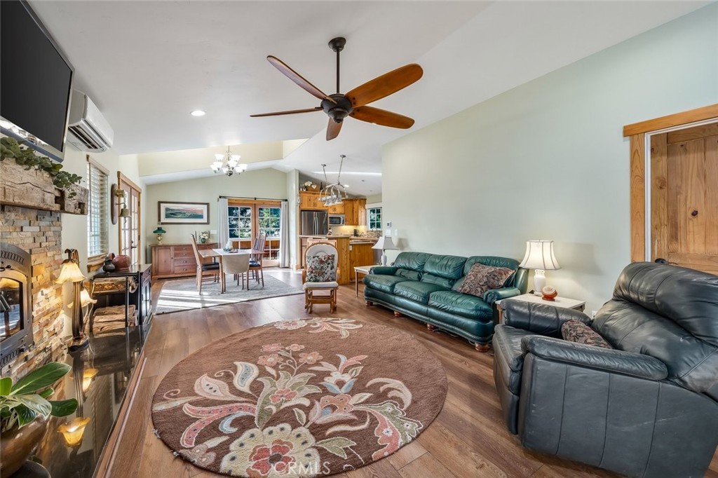 1350 Parkhill