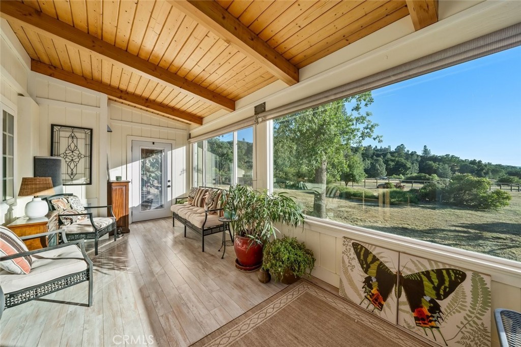 1350 Parkhill