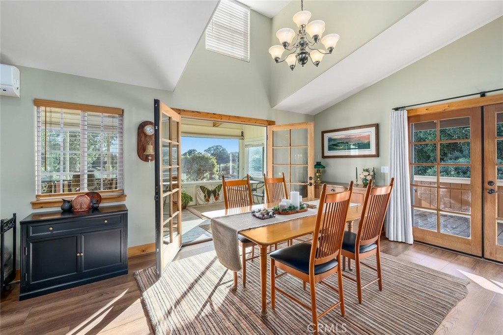 1350 Parkhill