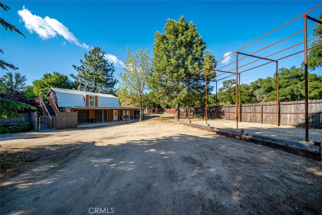 1350 Parkhill