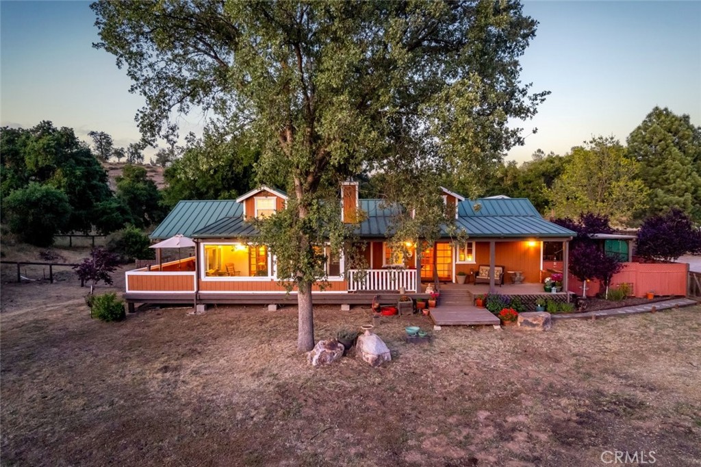 1350 Parkhill