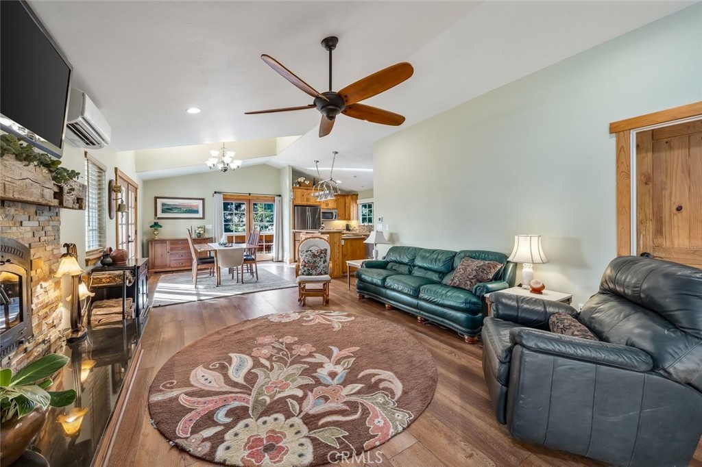 1350 Parkhill