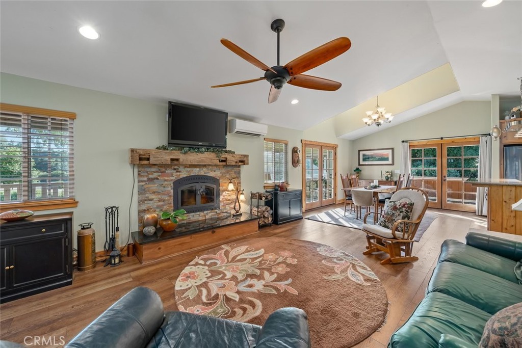1350 Parkhill