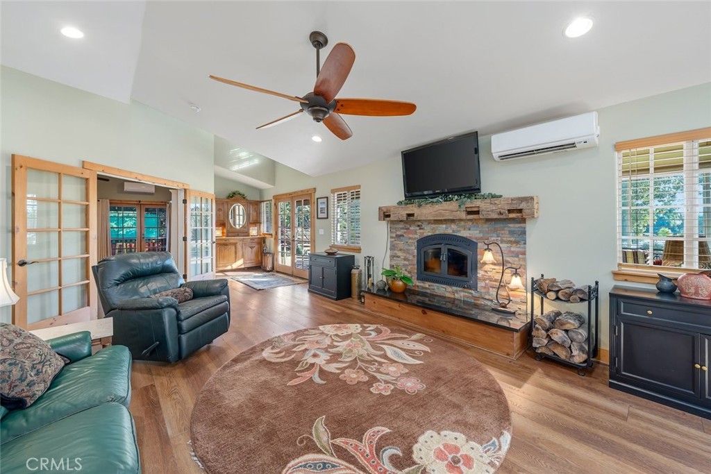 1350 Parkhill