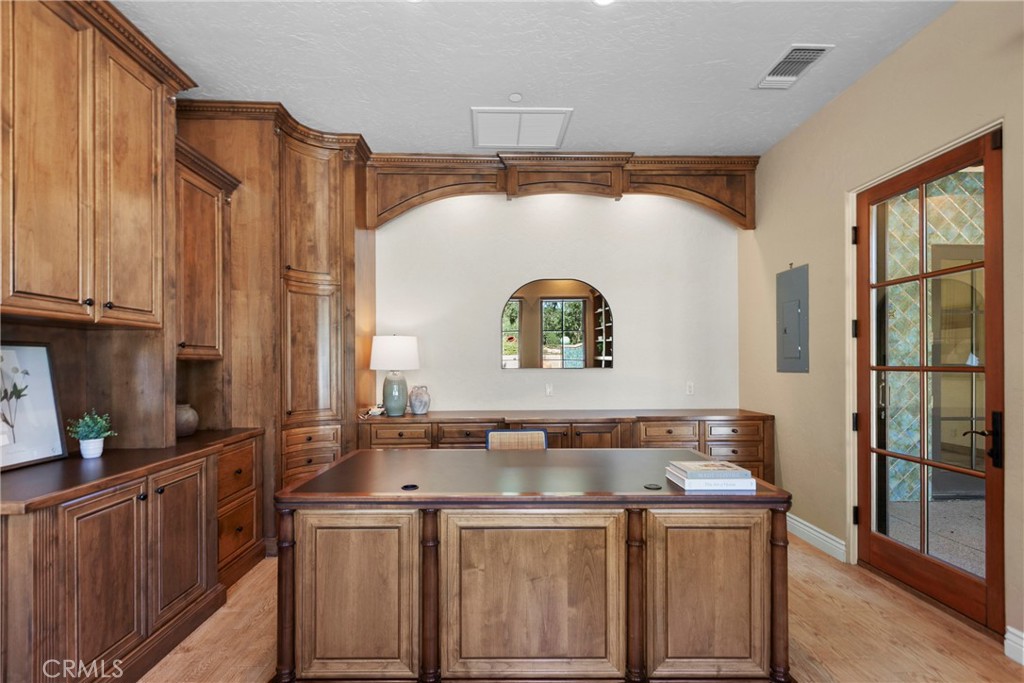 1661 Burnt Rock