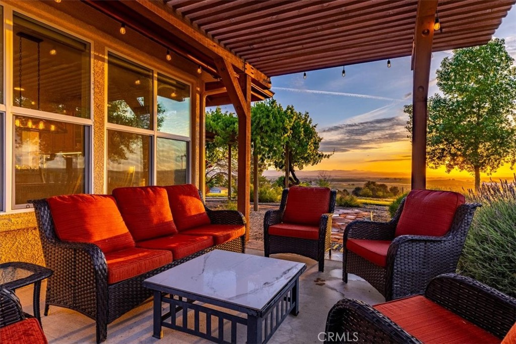 6130 Buckhorn Ridge