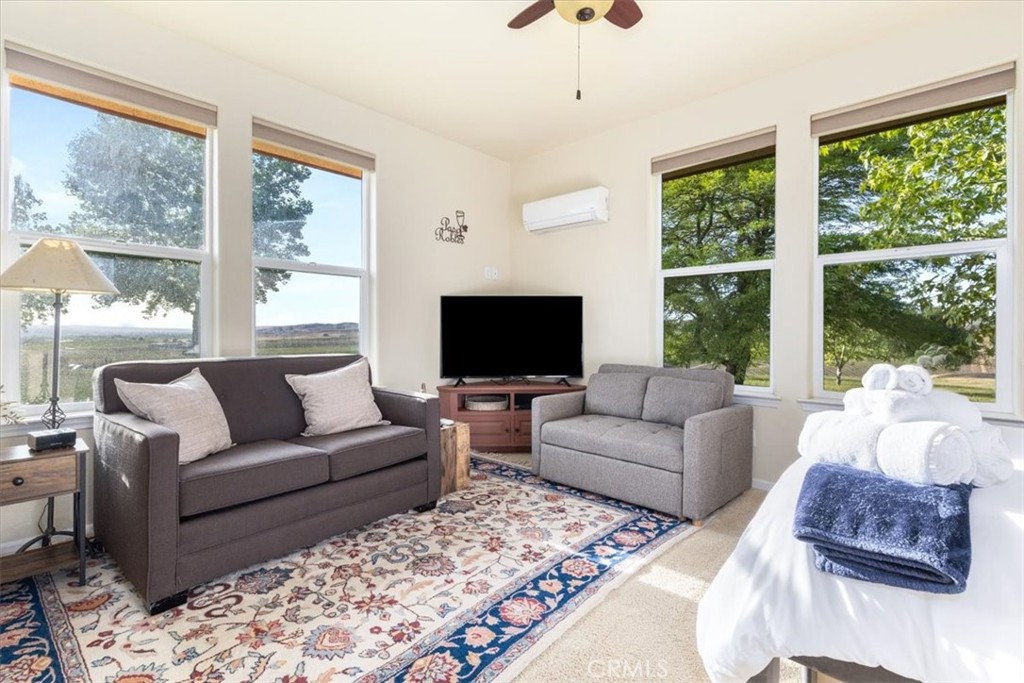 6130 Buckhorn Ridge