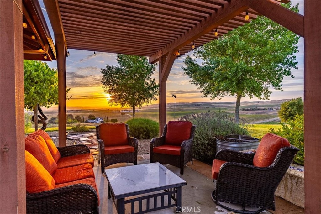6130 Buckhorn Ridge