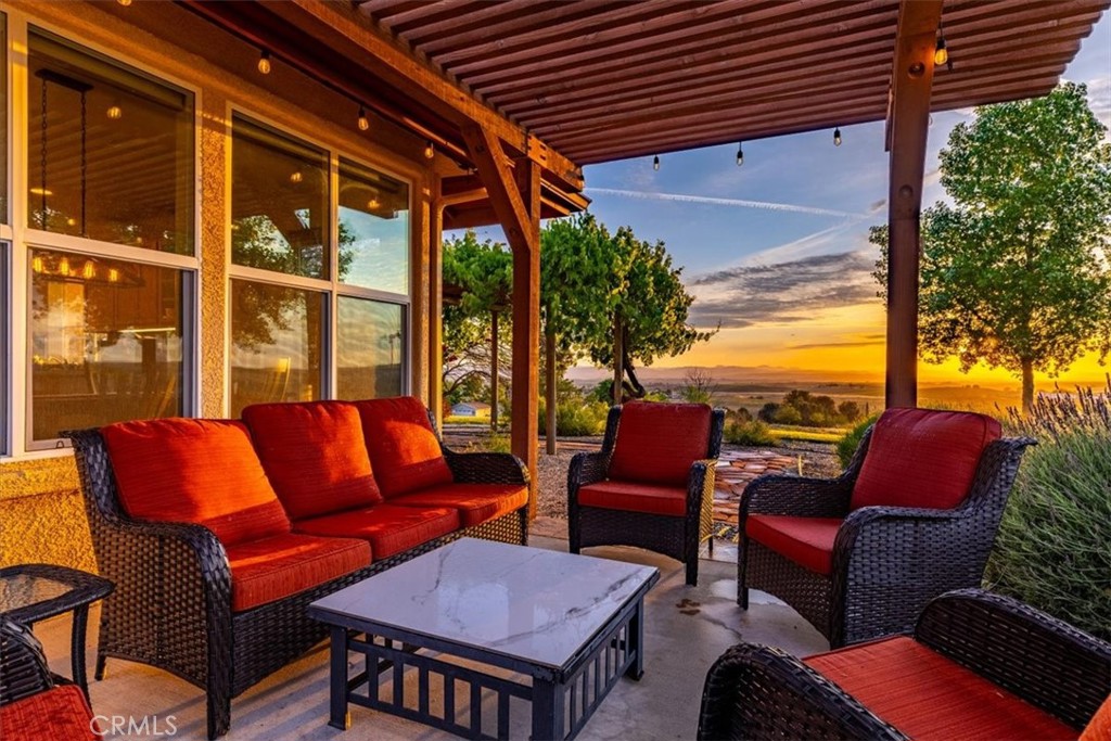 6130 Buckhorn Ridge
