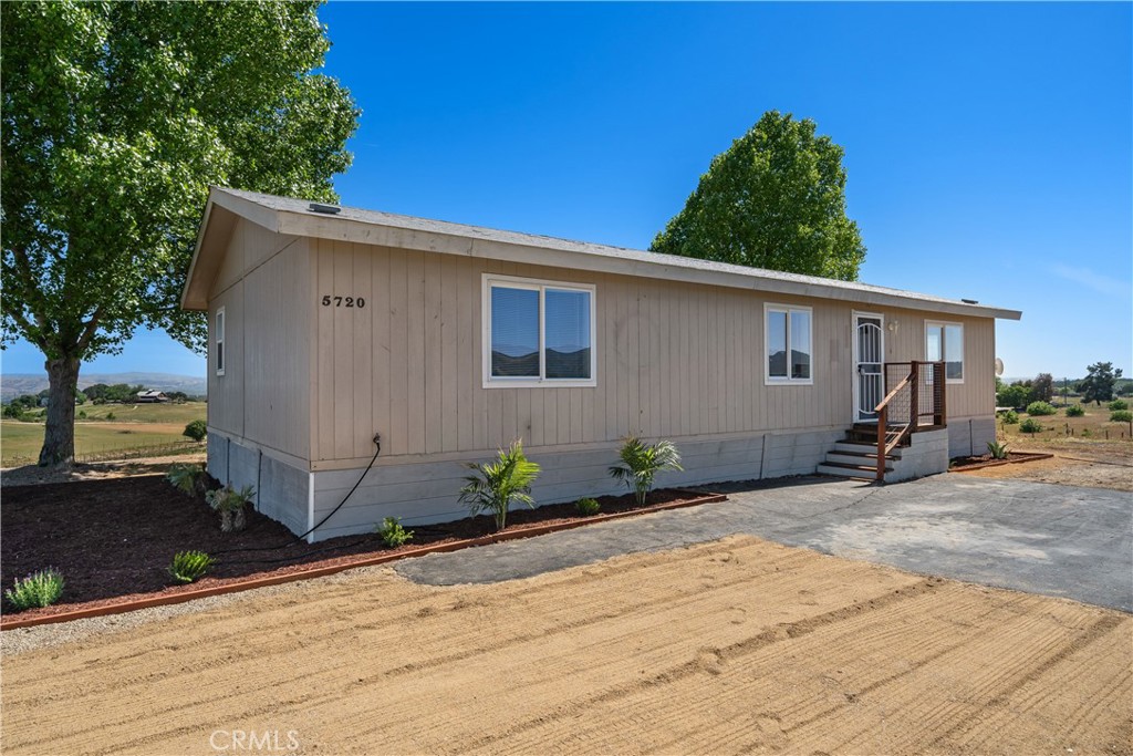 5720 Serrano