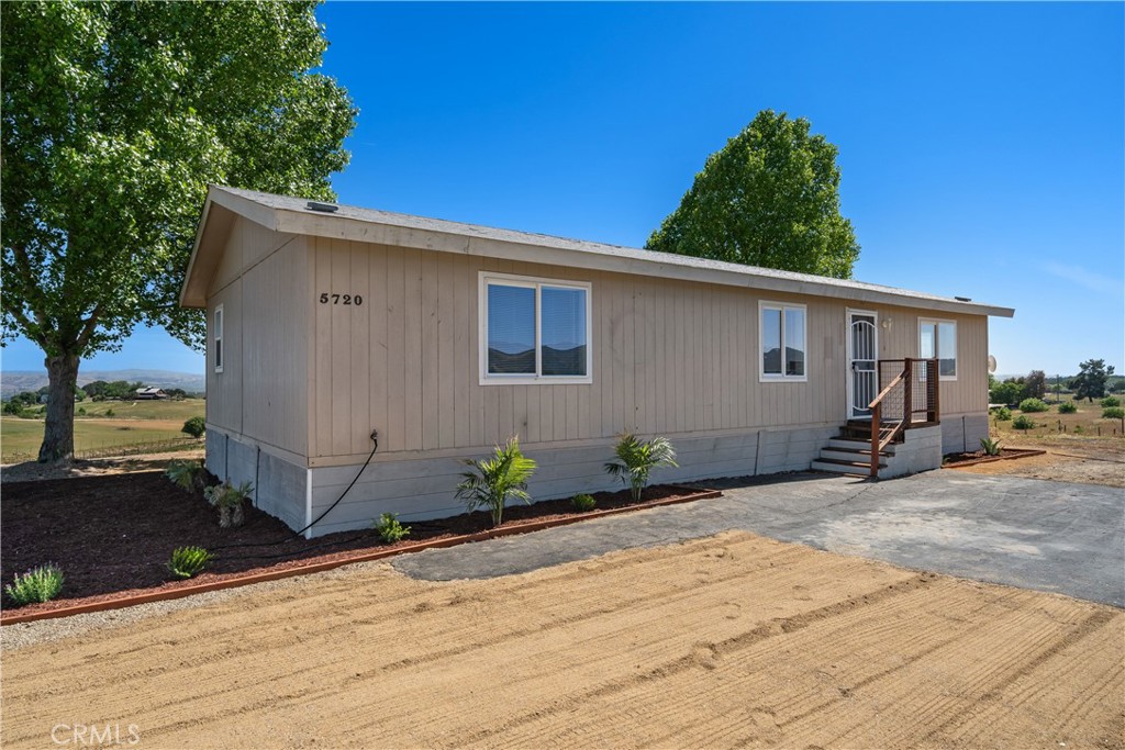 5720 Serrano