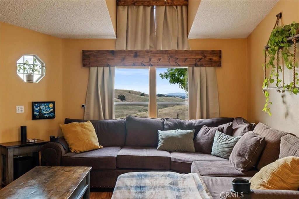 3775 E Highway 41