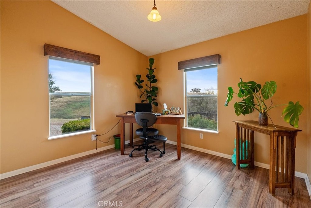 3775 E Highway 41