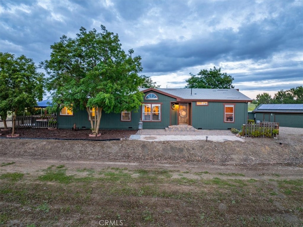 3775 E Highway 41