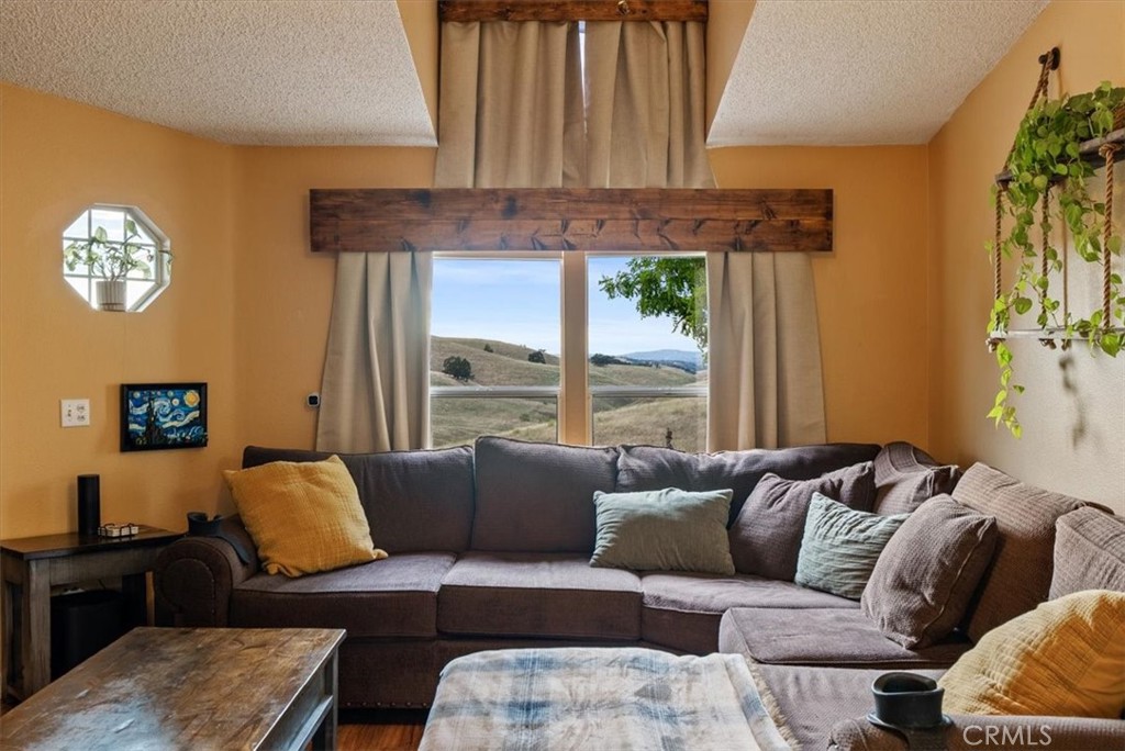 3775 E Highway 41