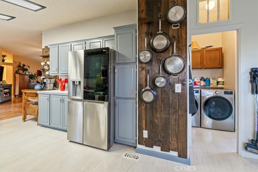 3775 E Highway 41
