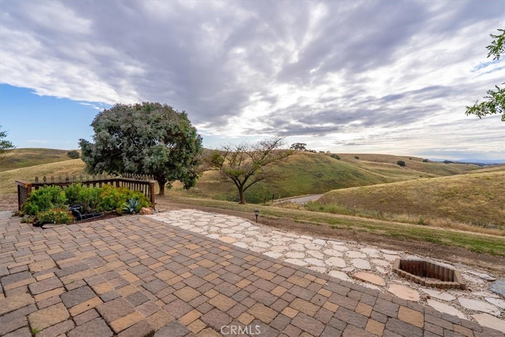 3775 E Highway 41