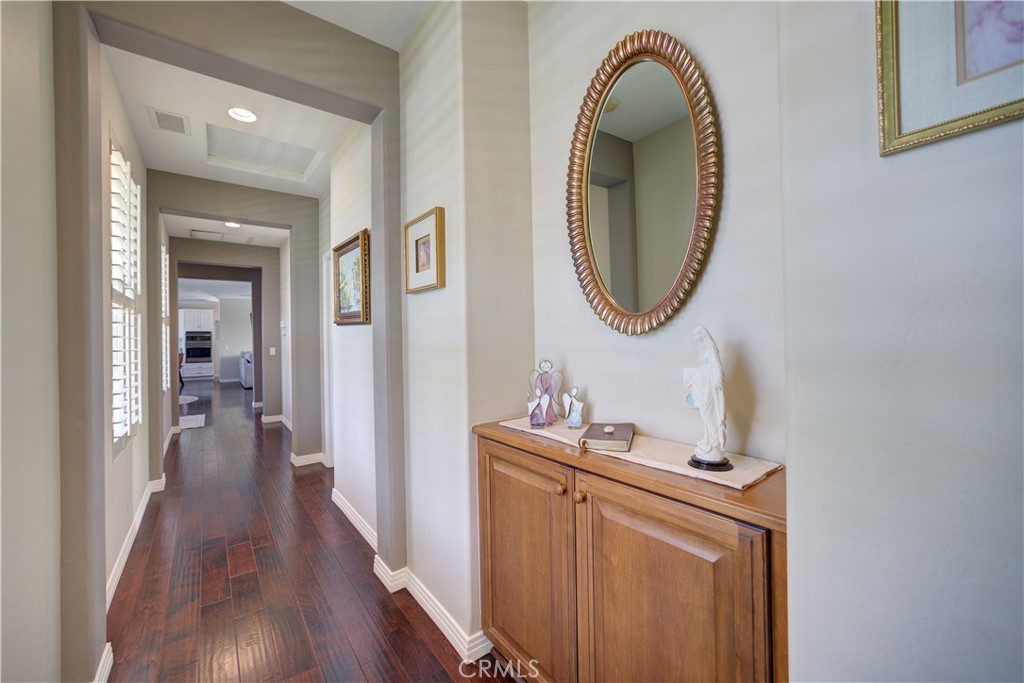 1090 Muscat Court