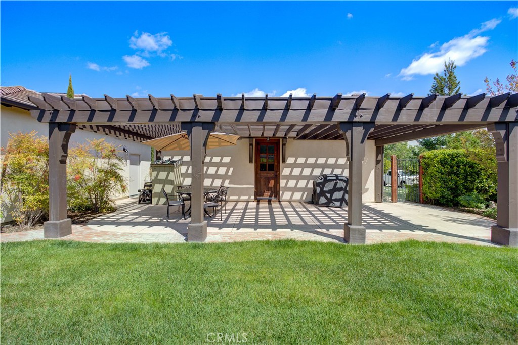 1090 Muscat Court
