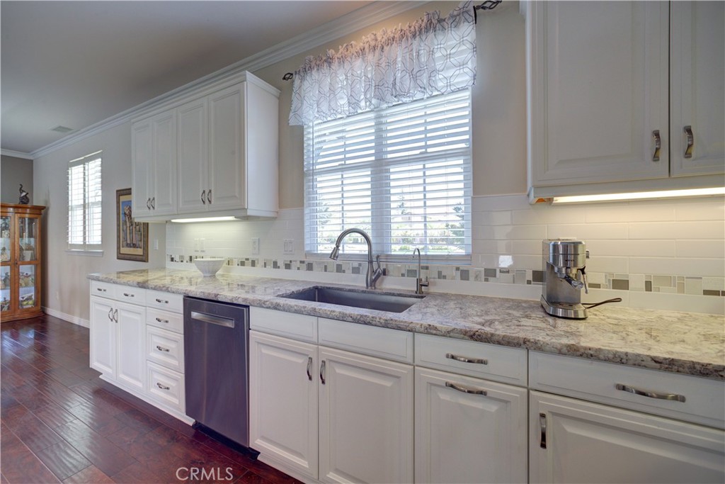 1090 Muscat Court