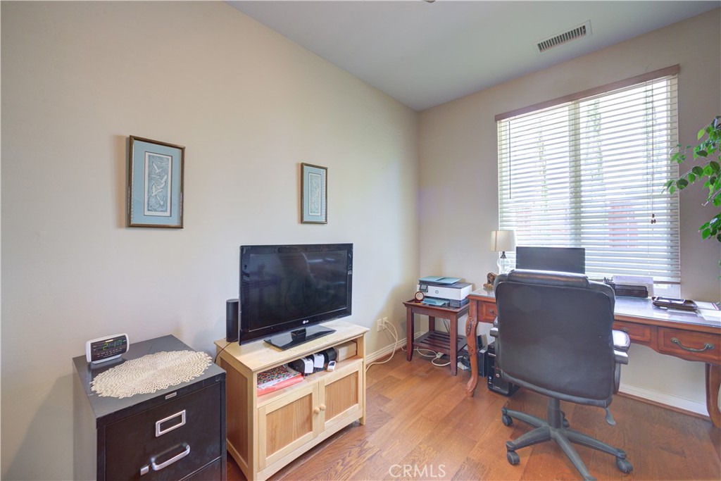 1090 Muscat Court