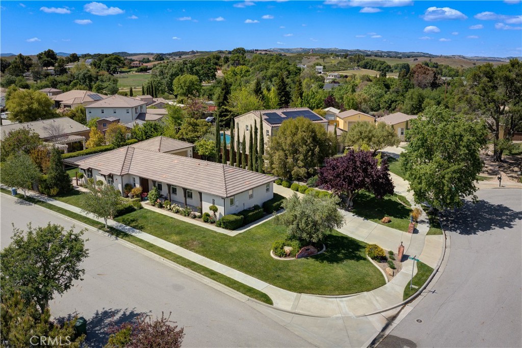 1090 Muscat Court
