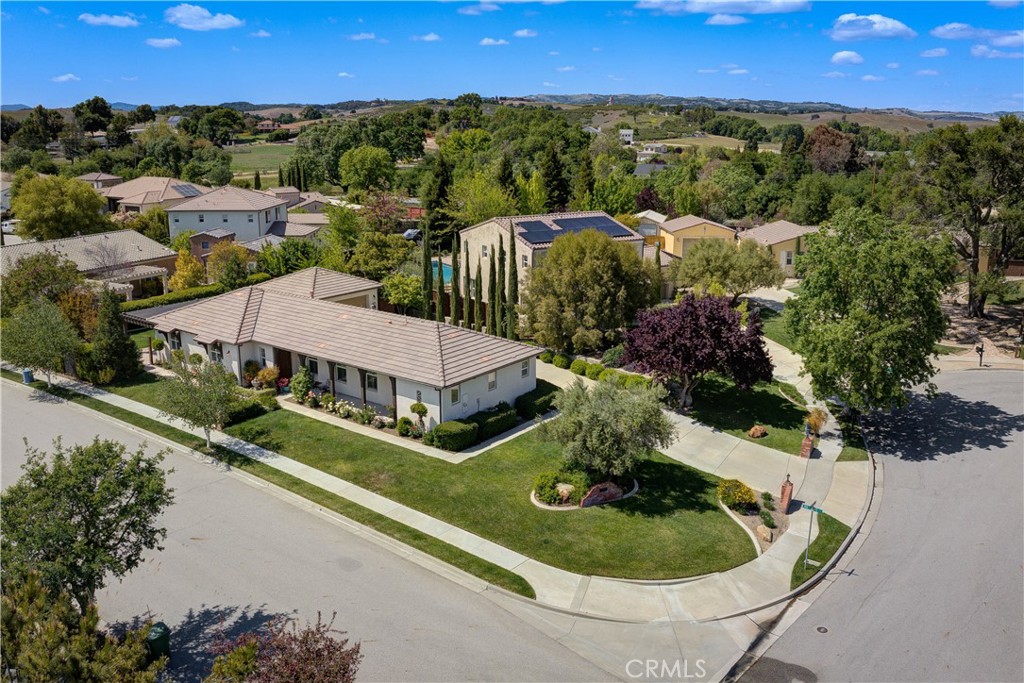 1090 Muscat Court