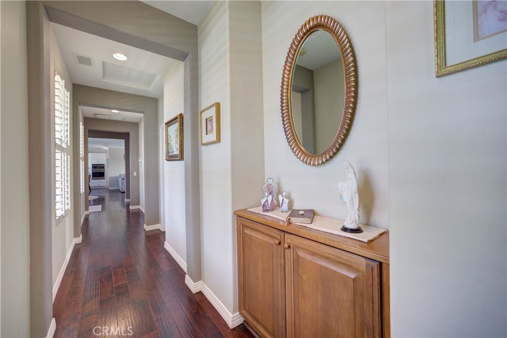1090 Muscat Court