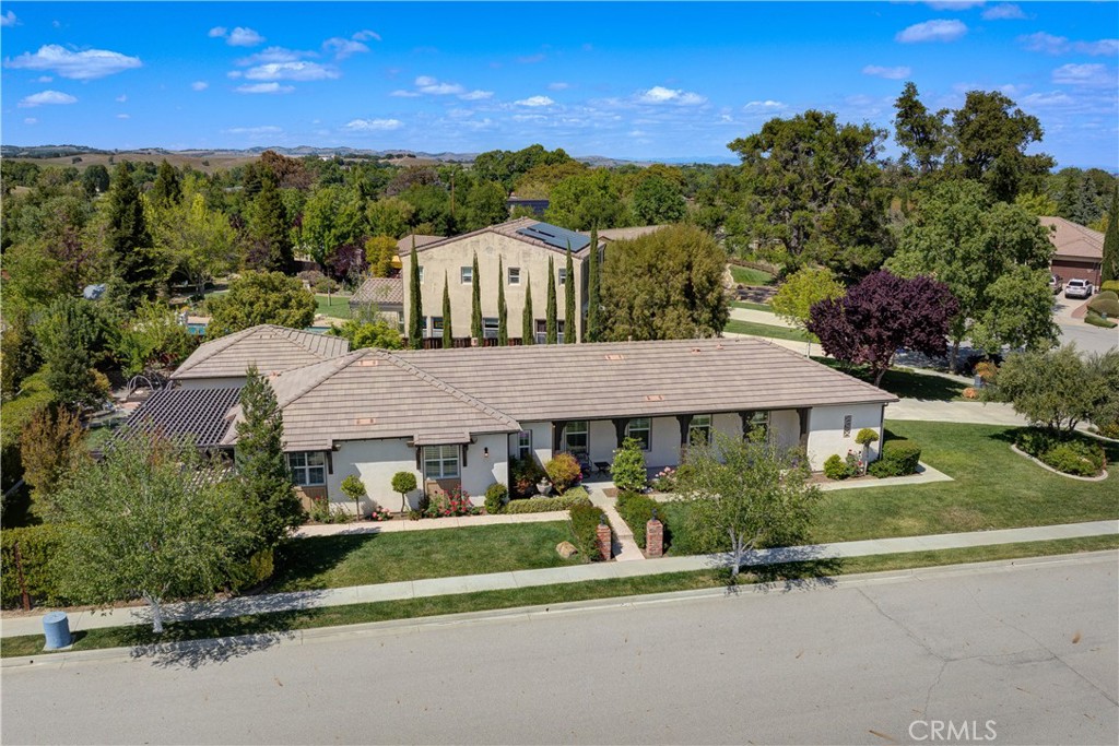 1090 Muscat Court