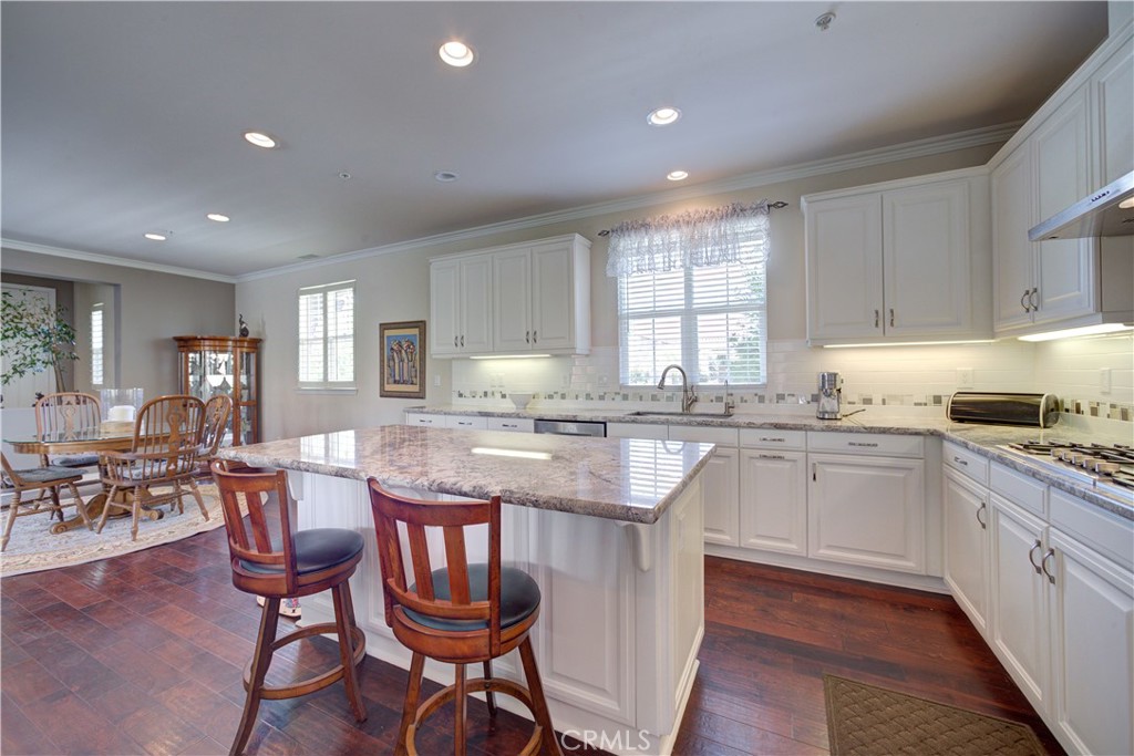 1090 Muscat Court
