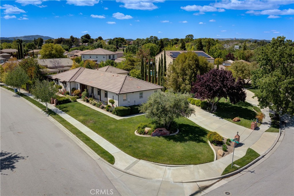 1090 Muscat Court