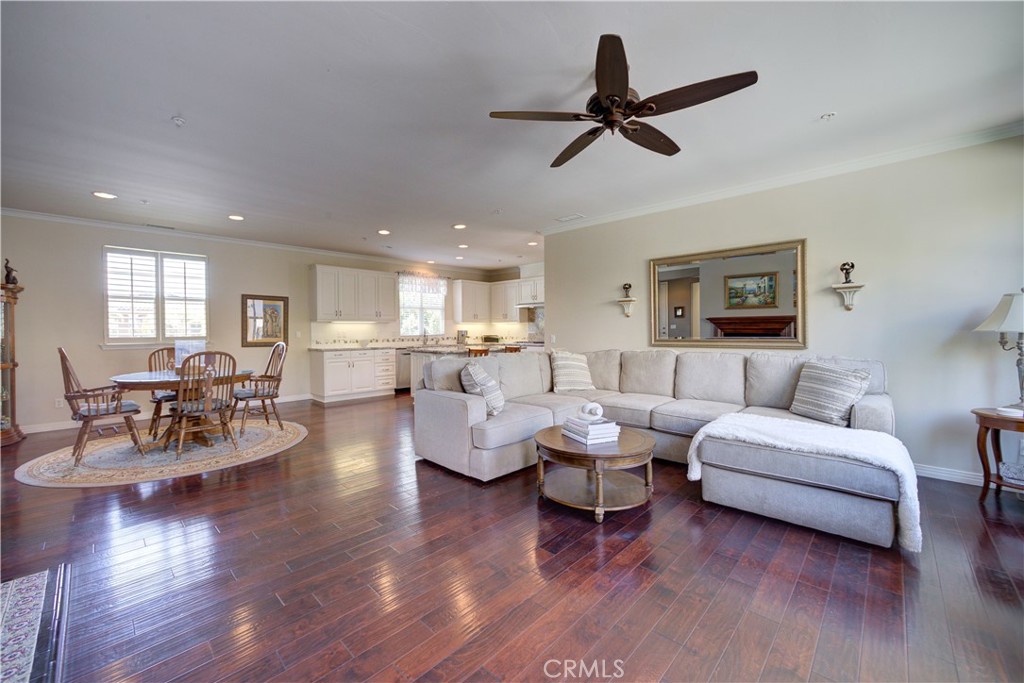 1090 Muscat Court