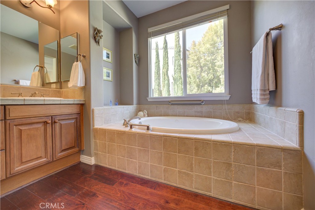 1090 Muscat Court