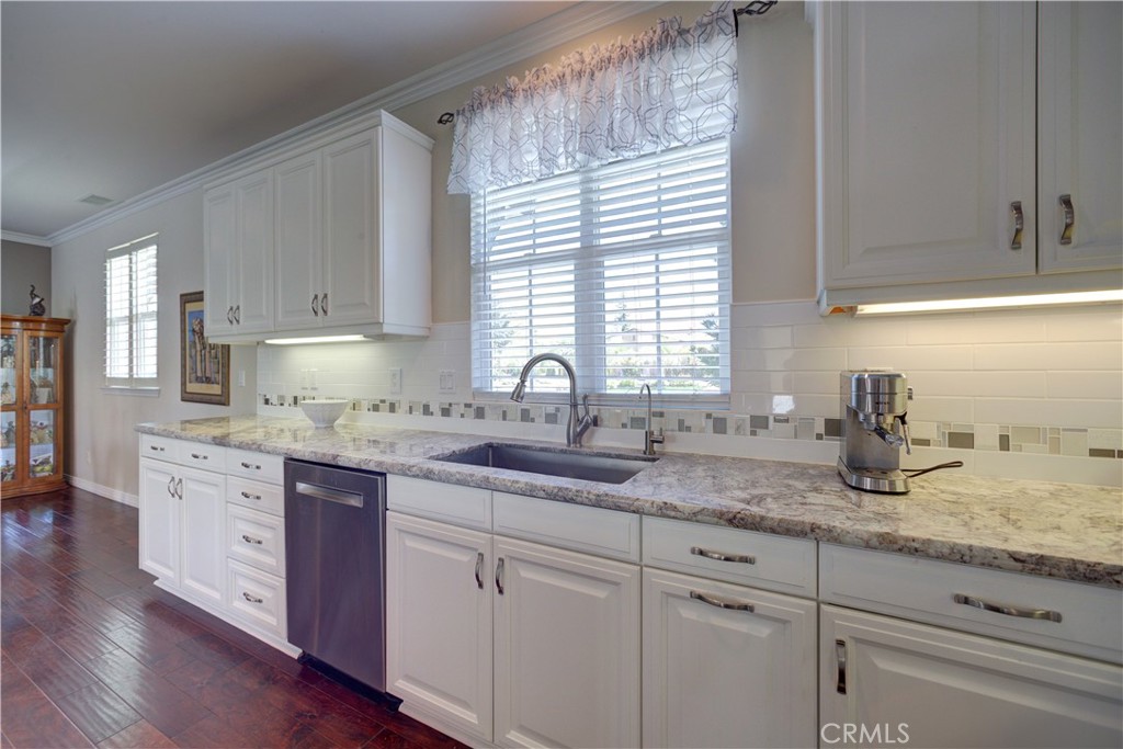 1090 Muscat Court