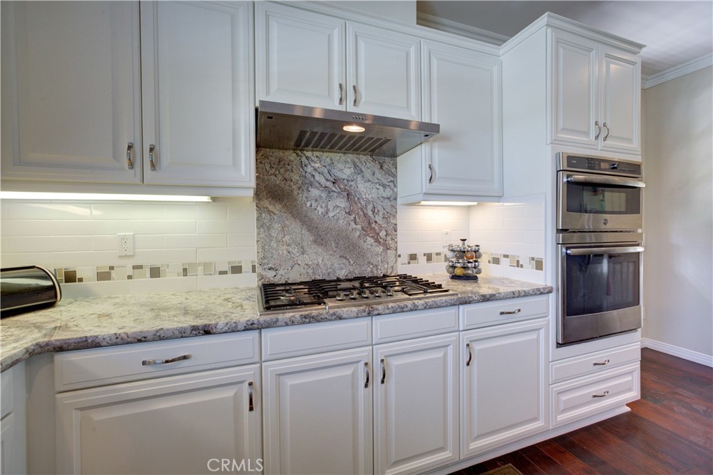1090 Muscat Court