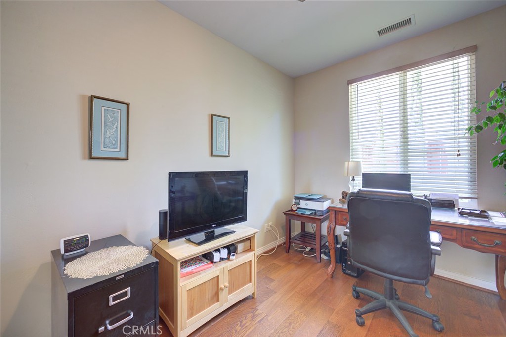 1090 Muscat Court