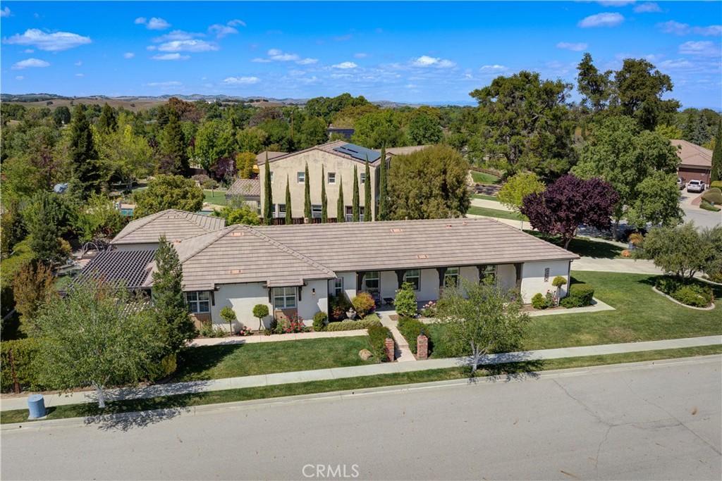 1090 Muscat Court