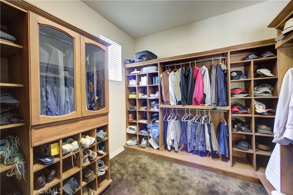 1090 Muscat Court