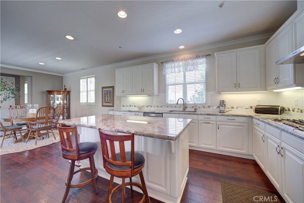 1090 Muscat Court